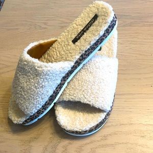 Dolce vita size 10 shearling slides NWOB